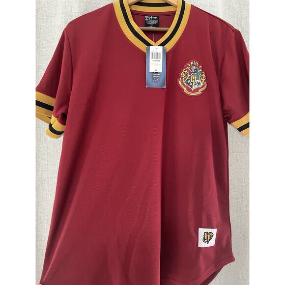 NEW Gryffindor Quidditch Shirt Mens Small Red Harry Potter Hogwarts Jersey - Picture 1 of 9
